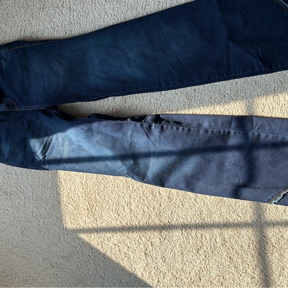 Dresses pants and jeans - Picture 11 of 16